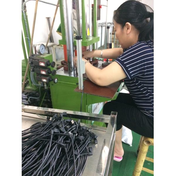 OEM Color Auto Electrical 7 Pin Connector for Toyota Automotive 16p Connector Wire Harness