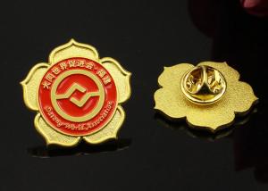 China Zinc-alloy flower metal paint brooch pin golden color university school badges corporate promotional activities, badges on sale