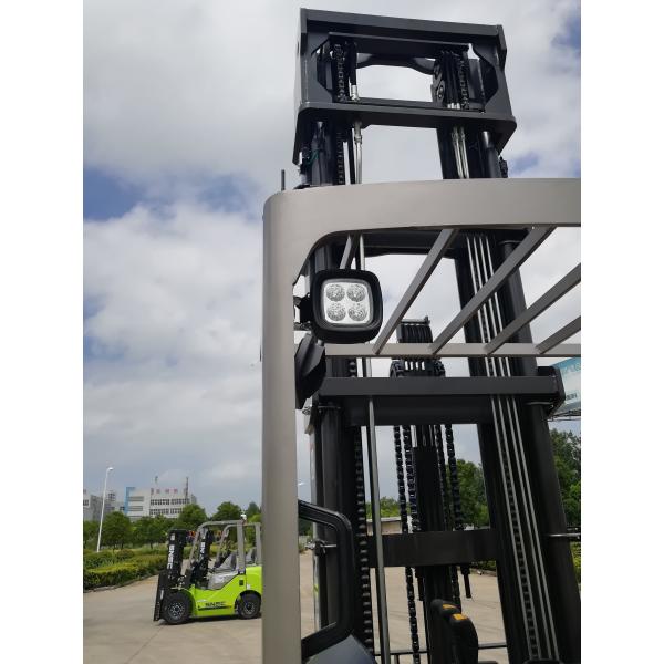 1.6 Ton 2 Ton Reach Truck Electric SNSC Forklift With Pneumatic Standard Tire