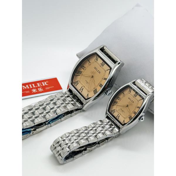 Elegant Analog Quartz Stylish Couple Watch With Stainless Steel Case And Buckle Strap