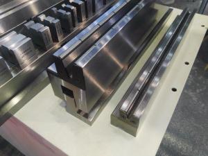 China 30 Degree Hardness Bending Die Punching Press Brake Tooling With 3150mm Length wholesale