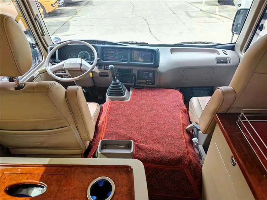 11 Seater Second Hand Mini Bus With Manual Transmission