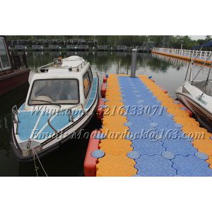 Plastic modular floating jetty