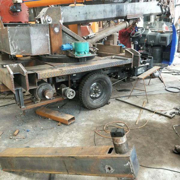 Tricycle Hydraulic Truck Mounted Crane , 3- 5 Ton Lifting Mobile Truck Crane