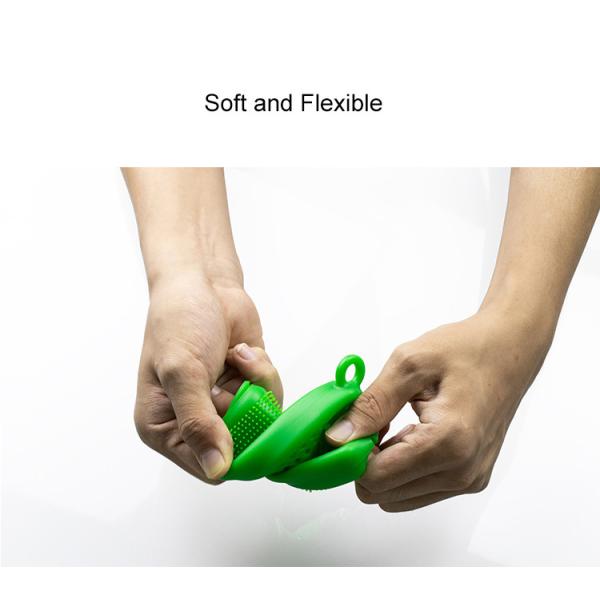 Customized Soft Silicone Shower Brush Exfoliating Body Scrubber With Soap Dispenser