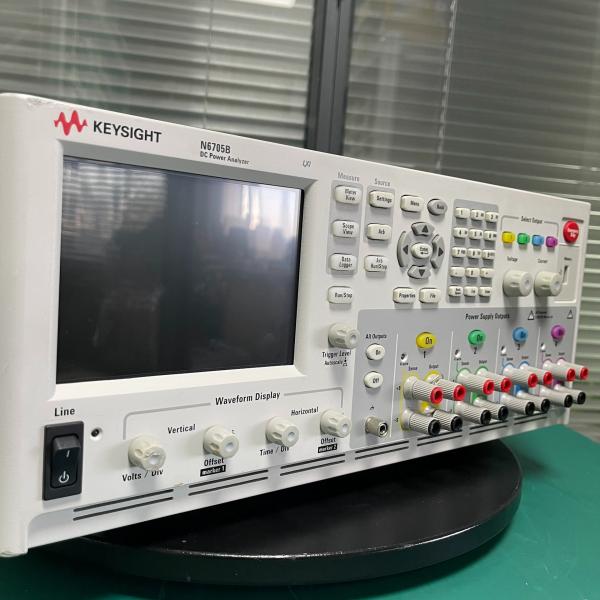 600 W 4Slot Modular Agilent N6705B DC Power Analyzer Mainframe