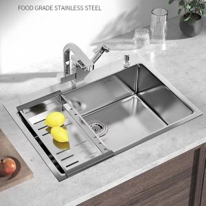 China SUS304 Brushed Stainless Steel Kitchen Sinks Strong Wear Resistance wholesale