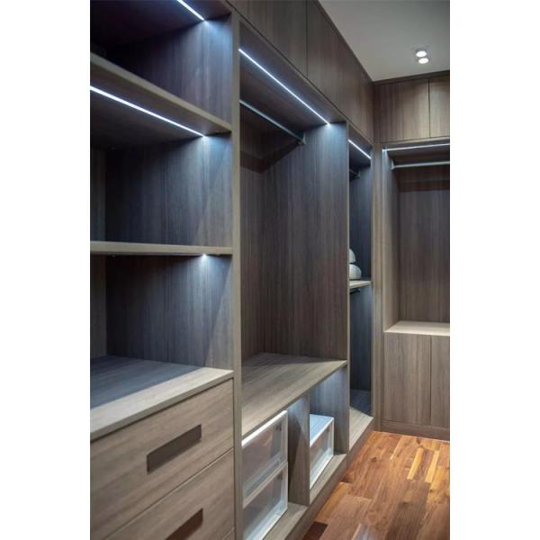 2240lm Expandable 28W Small UGR good energy and environmental protection LED Linear Lighting Fixture