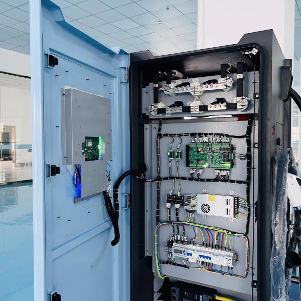 Commercial Floor Mounted 40KW EV Charger CCS2 For Electric Car