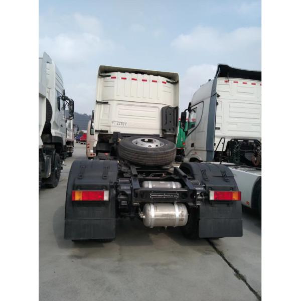 Used Tractor Trucks Euro 5 DONGFNEG 4X2 Drive Mode Tractor Head 465hp Total Traction Mass 30 Tons LHD