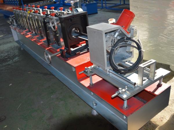 Quality 12-15m/min Chain Drive Storage Rack  Support Upright Making  Machine / Pallet Rack Making Machine Customized for sale