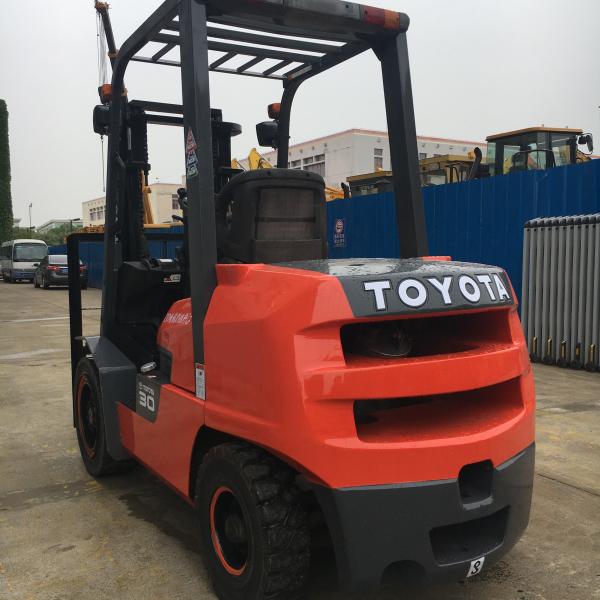Used TCM 3-ton diesel forklift front view