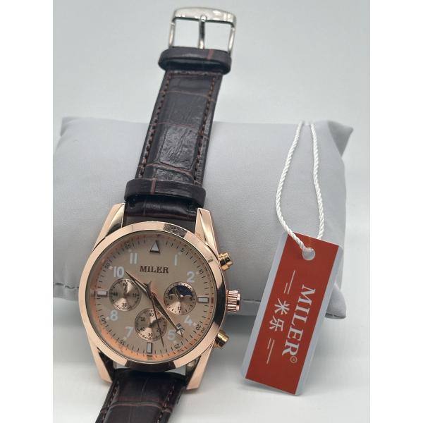 Three-Eyed Six-Needle Quartz Black Leather Wristwatch With Luminous Hands