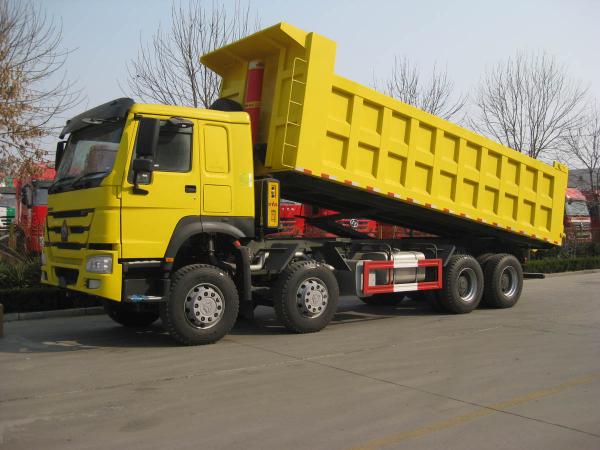 Quality Drive Model 8X4 SINOTRUK 336 hp Tipper Truck / Dump Truck With HYVA Hdraulic Lifting System for sale