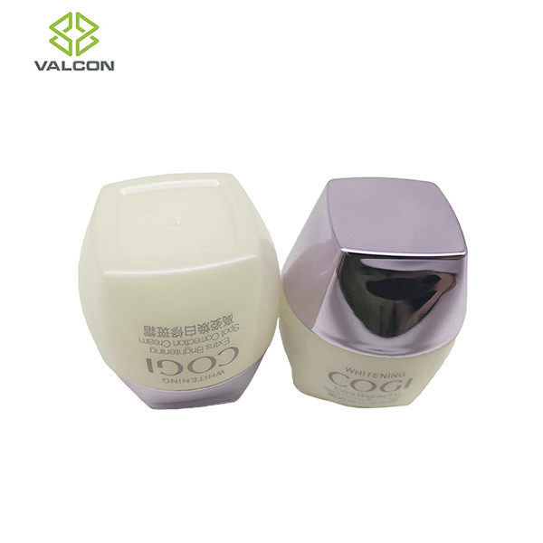 Empty Plastic Custom Cosmetic Jars UV Screw Cap Cream Packaging 8 ML