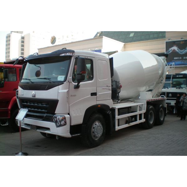 High Performance HOWO Volumetric Concrete Mixer Truck 6*4 6 CBM Long Life
