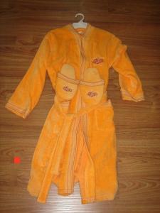 China 100% cotton velour woven terry adult hooded robe with slippers wholesale