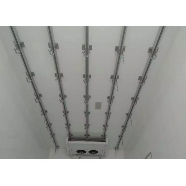 Low Noise Refrigerated Truck SINOTRUK Vegetables Transportation Refrigerated Box Truck