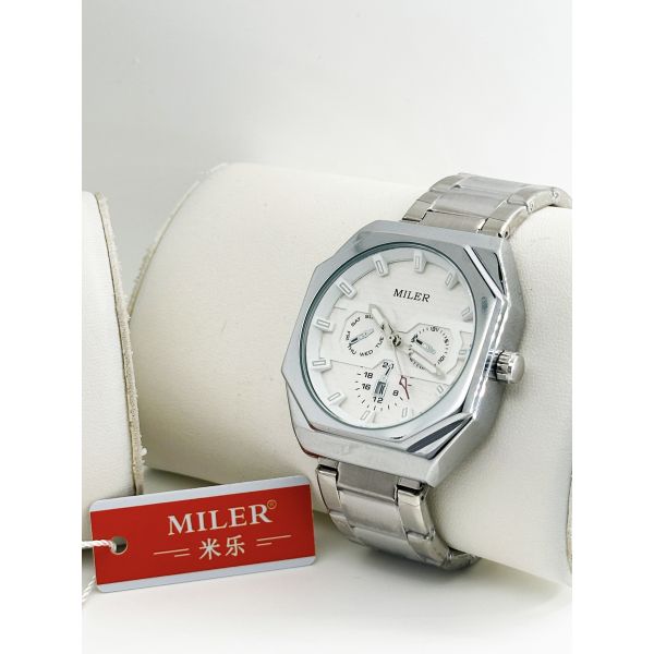 Wholesale Watch Men′s Scale Three Eyes Six Hands Waterproof Quartz Watch