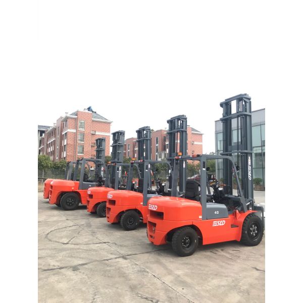 Mitsubishi Engine 3000mm Mast 4 Ton Diesel Forklift Truck