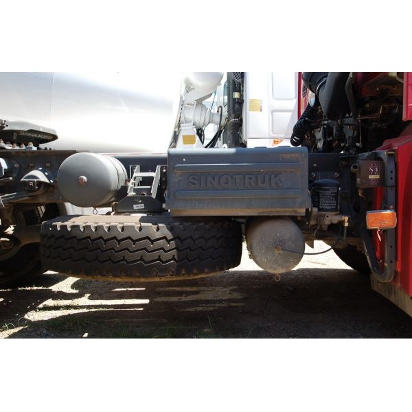 Sinotruk Howo 4x2 Tractor Trailer Truck 290 HP