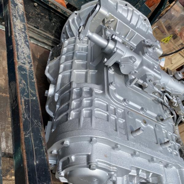 Howo 1316312015 16S221 Gearbox Half-Shift Cylinder for Transmission Parts