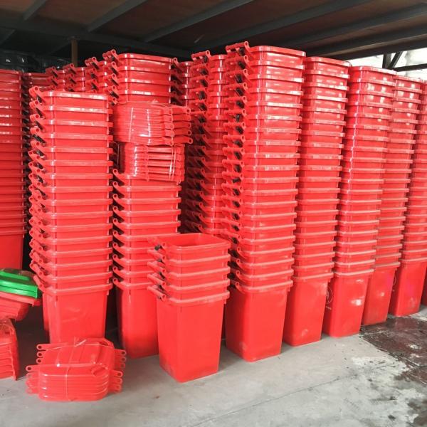 Blue And Yellow 50 Liter Plastic Rubbish Bins With Dolly Four Wheeled Recycling