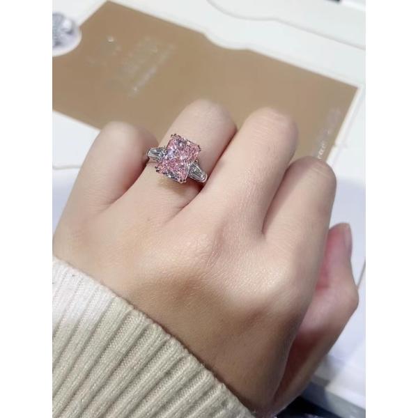 Radiant Cut Lab Made Diamond Necklace 4.31CT With IGI Certified