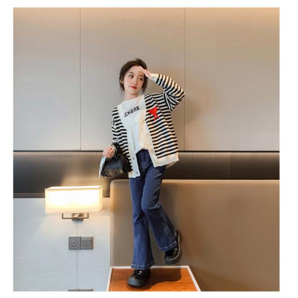 Classic Round Neck Warm Childrens Coats Black And White Striped Knitted Cardigan Jacket
