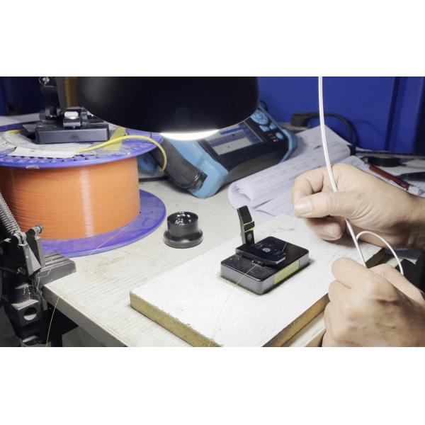 Indoor 1 Core FTTH Drop Fiber Optic Cable KFRP Strength Member G657A2