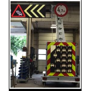 China Solar LED Portable Variable Message Signs trailer mounted boards on sale