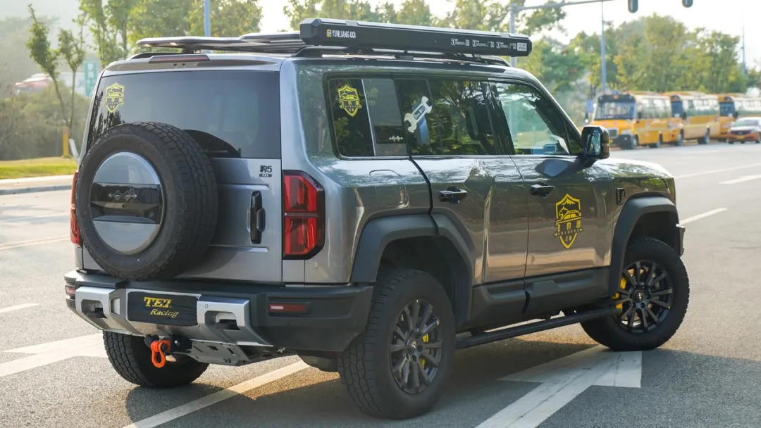 Front 6 piston and rear 4 piston caliper with E-brake caliper BBK auto brake system For Fangchengbao Bao 5 18 inch rim