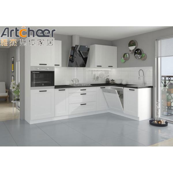 Plywood Antique Kitchen Cabinets and Modern Style Countertop Edging for Classic Kitchen Design