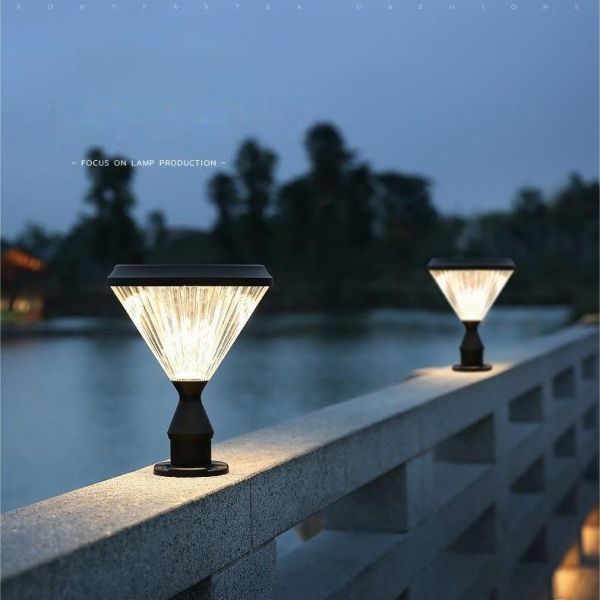 Vintage Cast Aluminum Solar Pillar Lights IP65 Waterproof Courtyard Gate Lamp