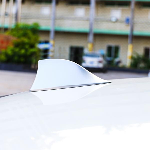 Universal V.S.W.R 1.5 High Powerful Long Roof Mounted AM FM Booster Wireless Internet Shark Fin Car Antenna