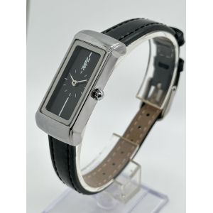 Engraved Waterproof Leather Strap Quartz Watch Modern Luxury Stylish Watch