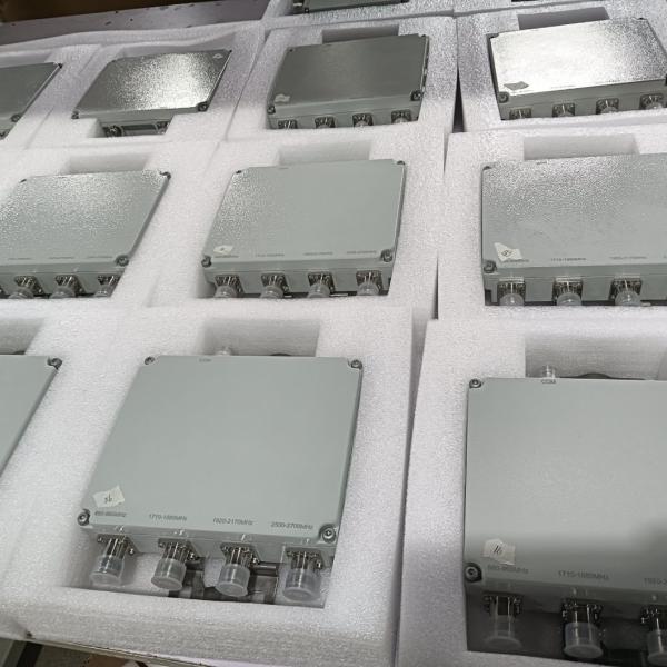 Factory Distribute Triplexer RF Diplexer Combiner 1710-1880 1920-2170 2300-2400 2500-2700MHz Dual-Band Combiner with N Female Connector