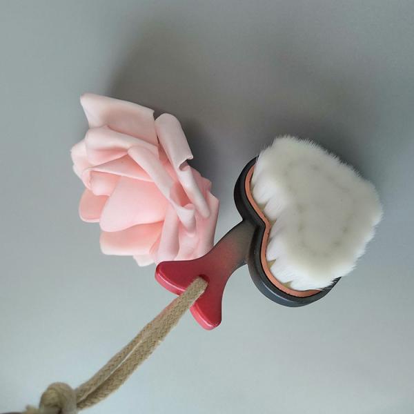 Heart Shape Facial Makeup Brush Plastic Easy Grip Handle