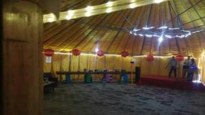 China Anti - Water 8m Diameter Luxury Yurt Homes With 80km / H Wind Loading Capacity wholesale