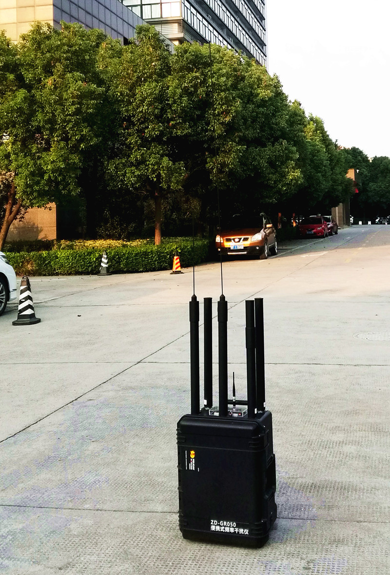 AC220V IED Jamming Systems 20-6000 MHz Working Frequency With Chargeable Battery