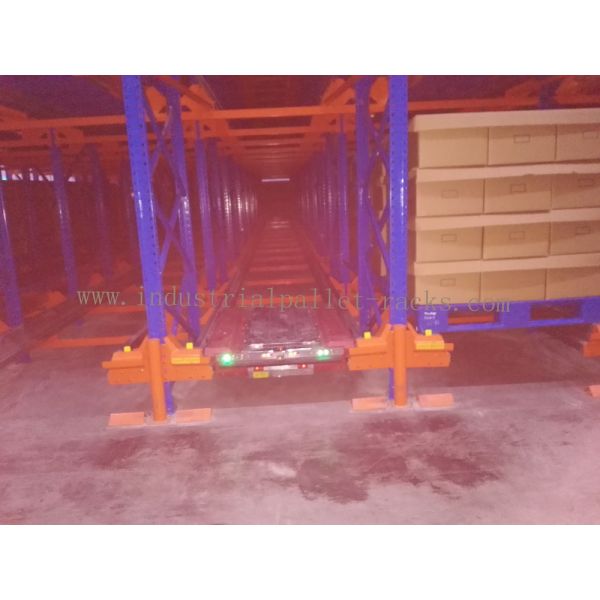 Heavy Duty Pallet Storage Radio Shuttle Racking System Operated by Forklift / Shuttle Motor