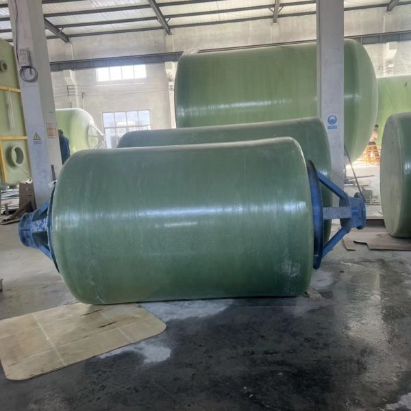2500mm Water Reservoir FRP Storage Tank Green High Strength Vertical