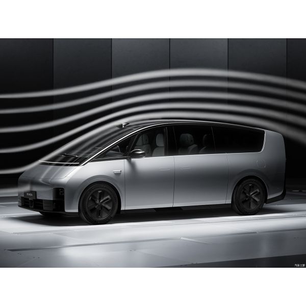 Electric 7 Seat MPV Lixiang Mega Luxury 5-door Body Structure and 4WD Cars with Pure Electric Vehicle