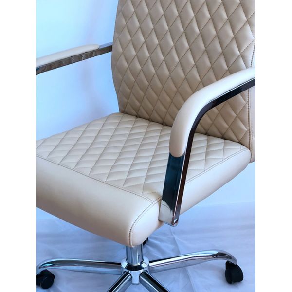Essentials Leather Manager 128cm Traditional Executive Office Chair 0.2cbm Five Star Base