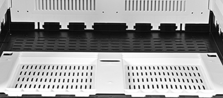 Plastic collapsible box containers closed bodies with side doors