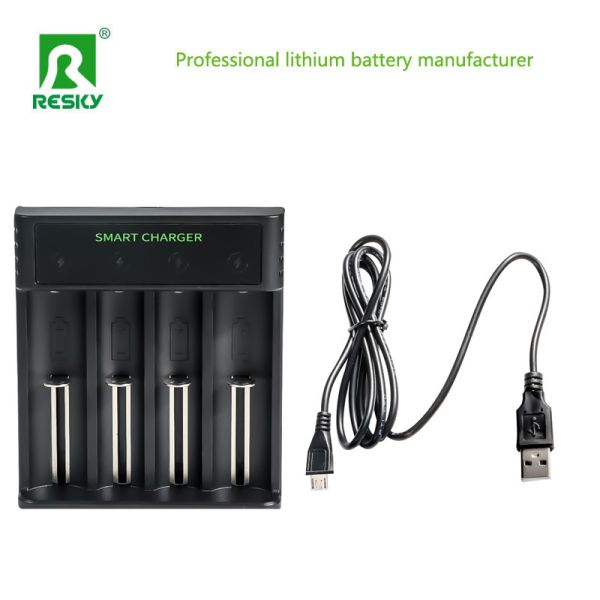 4 Slots Rechargeable Smart Battery Charger for 4.2V 2A 18650 Li-ion Ni-MH Ni-CD Battery