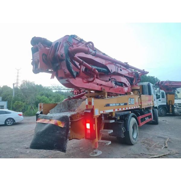 2020 New Concrete Pump Truck 39m Heavy Equipment Truck Mounted Pump Concrete Boom Pump