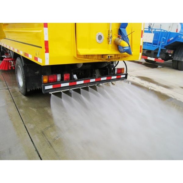 shock price 1500 liters water tank and 4000 liters garbage tank dongfeng 4*2 right hand driving mini road sweeping truck