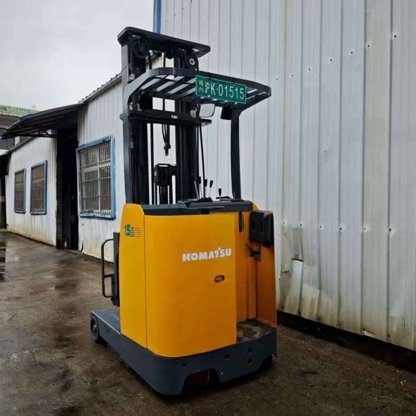 Used Komatsu Fork 1.5ton 2ton Electric Forklift Double Reach Deep Electric Reach Truck Double Deep Stand Up