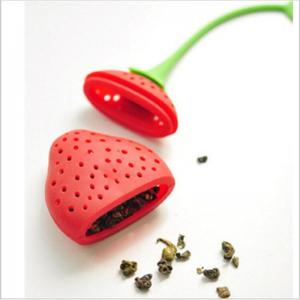 China New 2017 Silicone Cute Red Strawberry with leaf Tea Leaf Strainer Herbal Spice Tea Infuser Filter wholesale